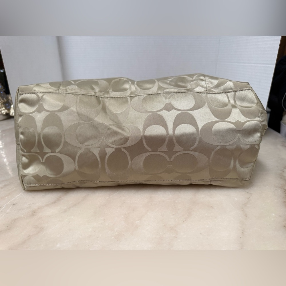 SOLDCoach Cream and Pink Tote Bag - Picture 5 of 8